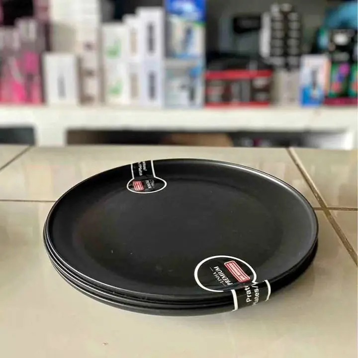 Platos premium negros grandes