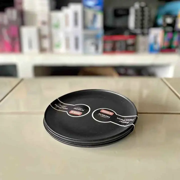Platos premium negros Chicos por 4 unidades