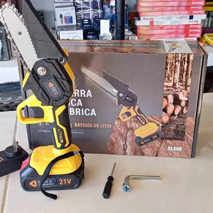Motosierra eléctrica inalámbrica
