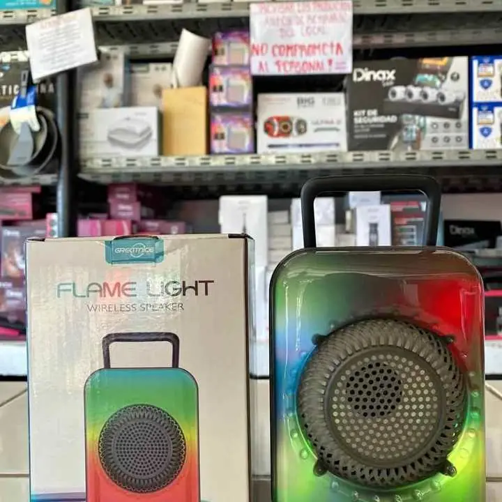 Parlante RGB 1867 – chico, potente y con luces para acompañar tu música
