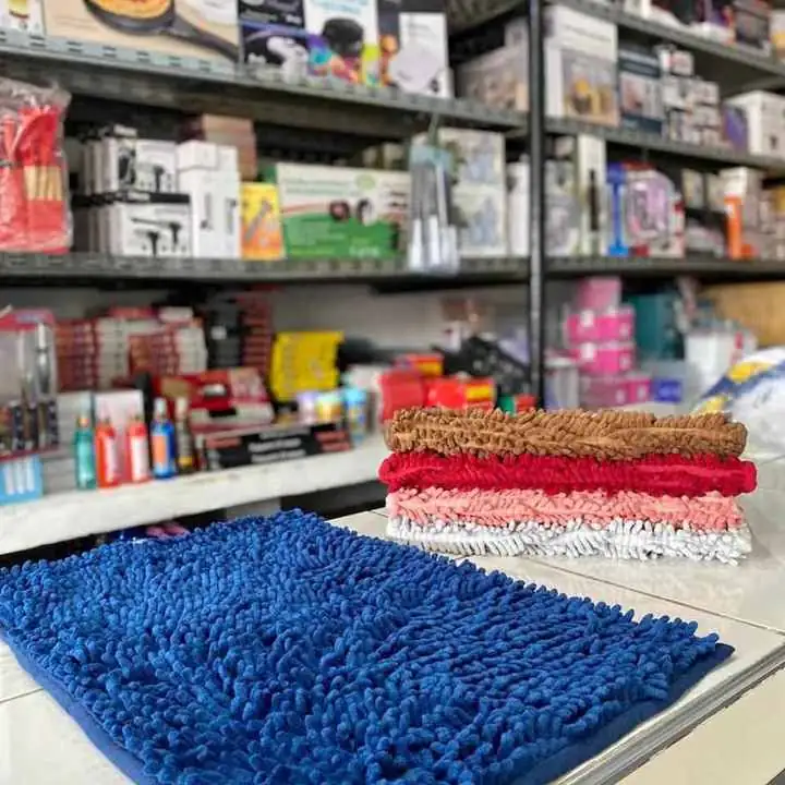 Alfombra tipo chenille 58x40 cm Suave