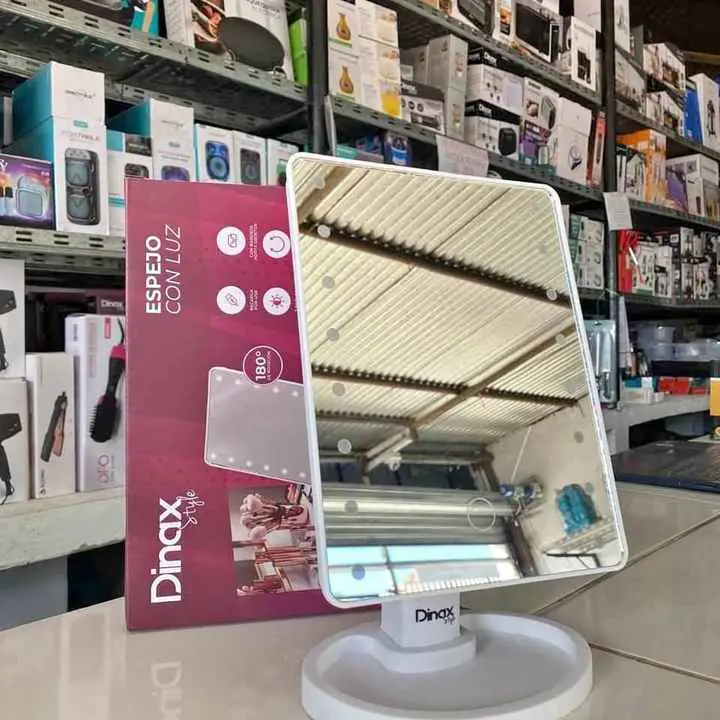 Espejo Dinax con Luz LED