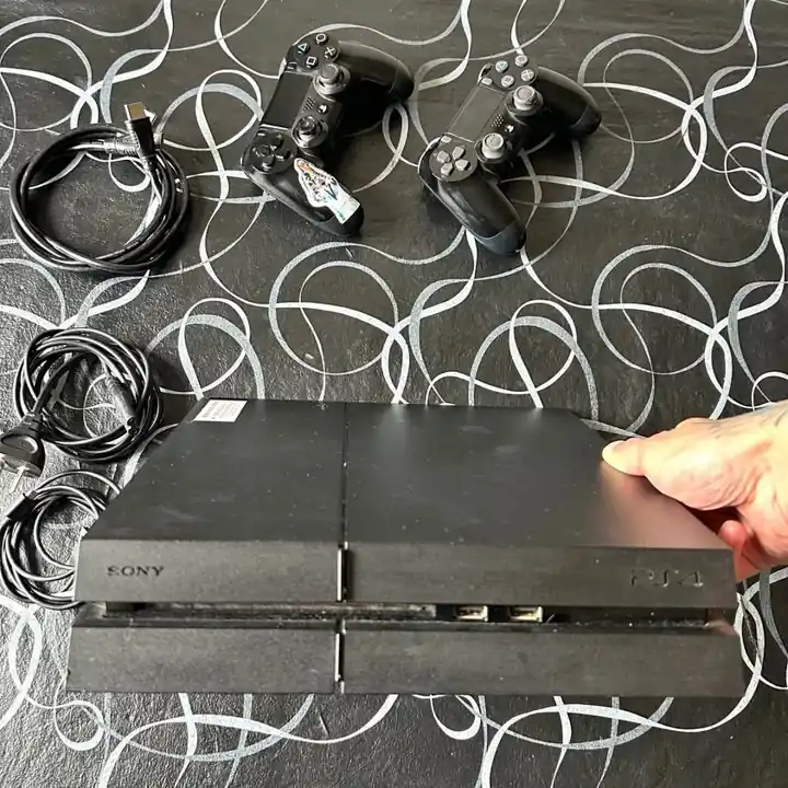 PS4 Fat PlayStation con dos joysticks
