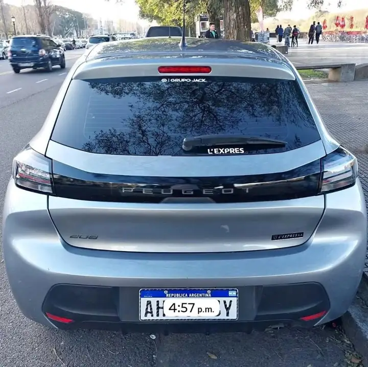 2025 Peugeot 208 allure manual