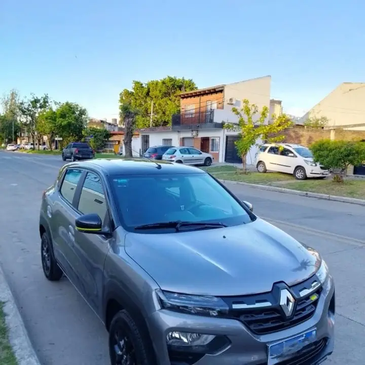 2025 Renault / peugeot kwid iconic /208 allure pack manual