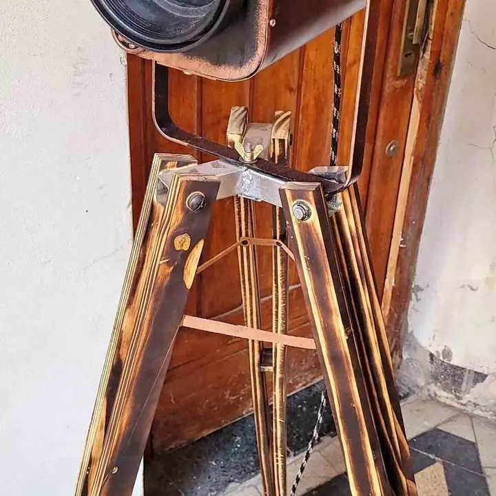Lampara de cine con tripode