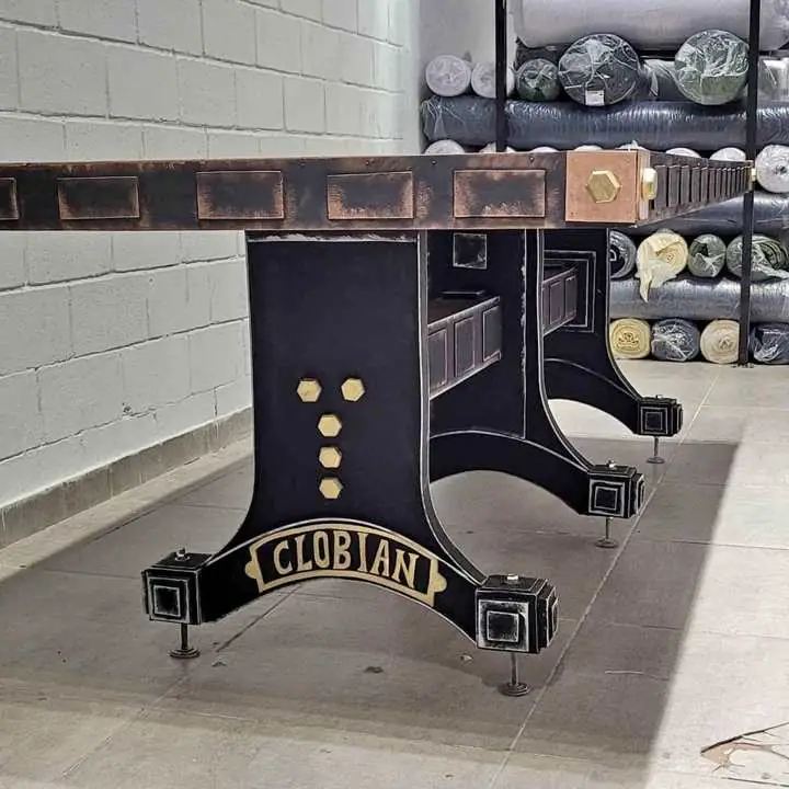 Mesa de diseño industrial a medida