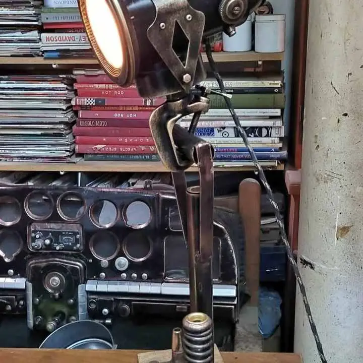 Lampara de escritorio steampunk