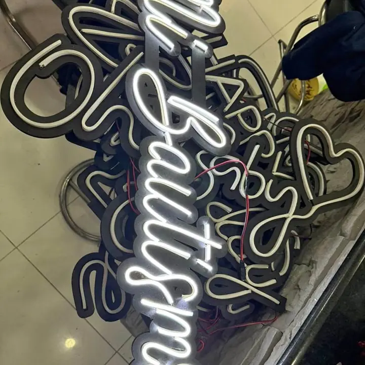 Se alquilan cartel Led