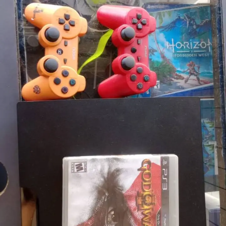 Ps3 +dos joystick + dos juego de regalo