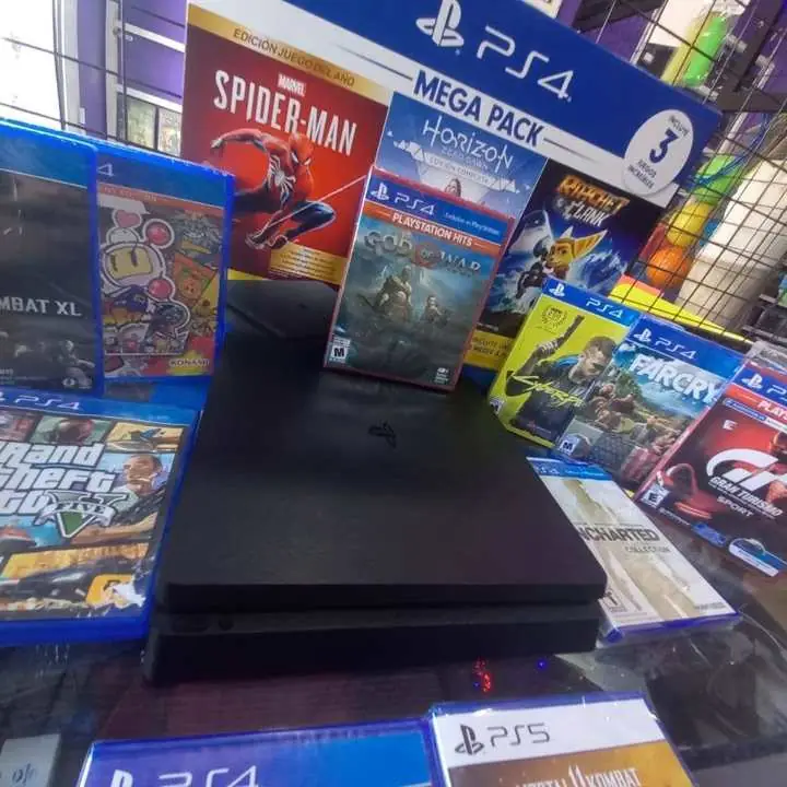 Ps4 Slim con garantía y juegos de regalo Somos local