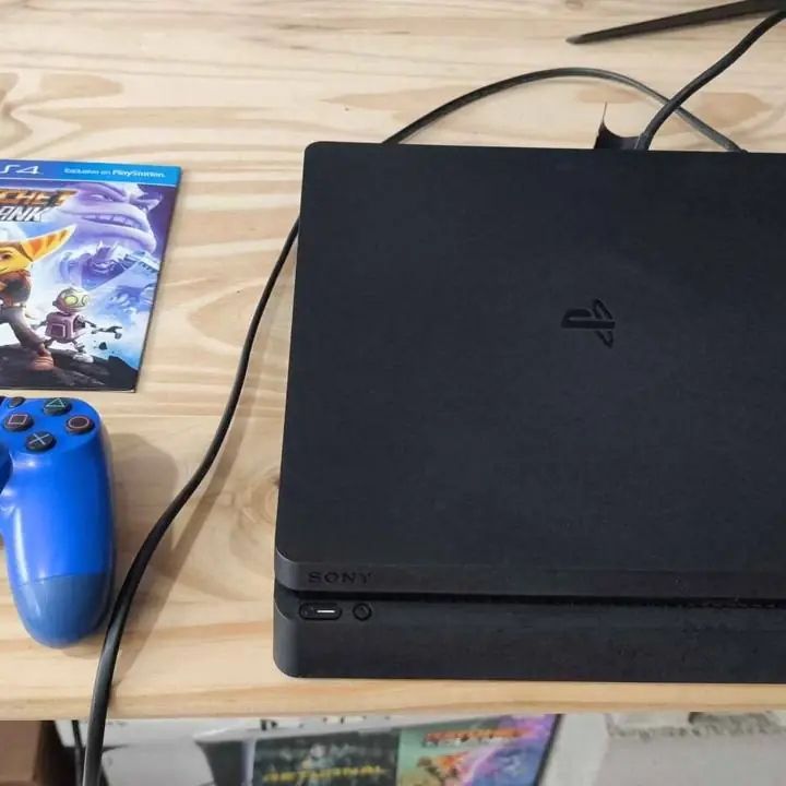 Consola Slim PS4