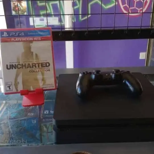 Ps4 slim 500gb + juego de regalo