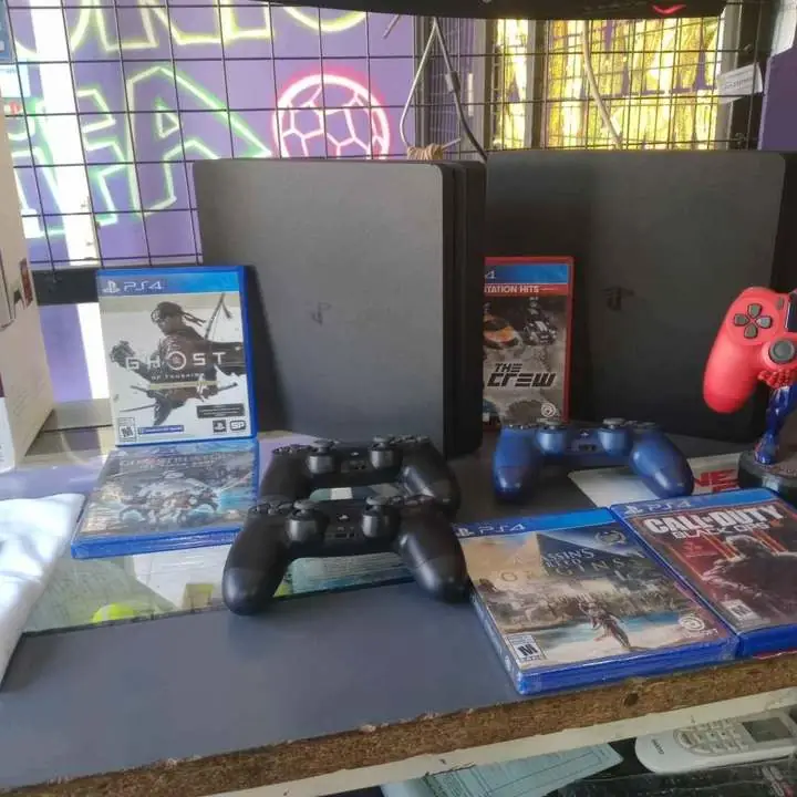 Play 4 Slim 500GB Seminueva Impecables