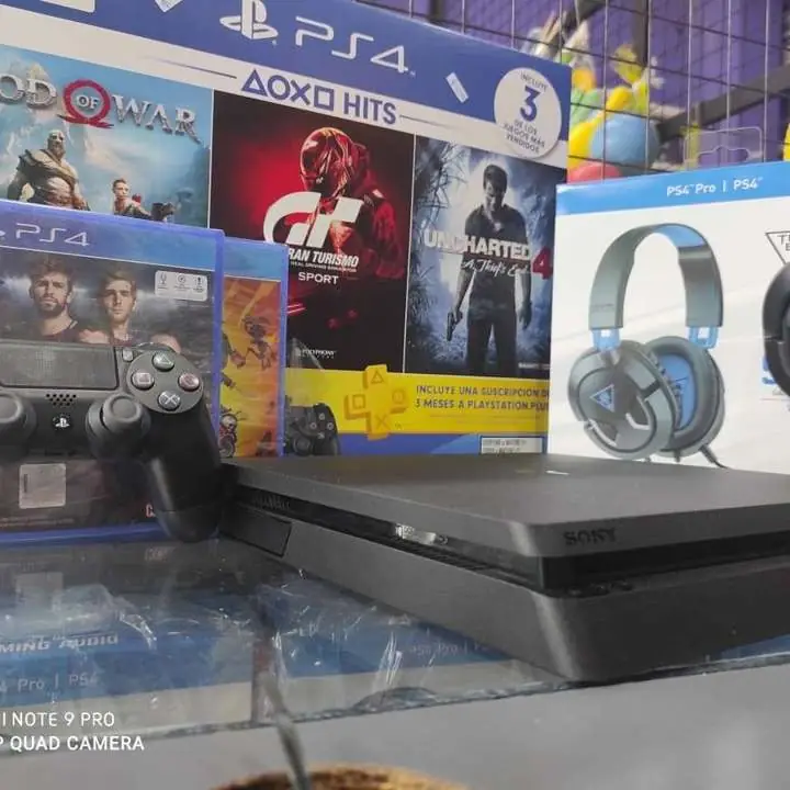 PlayStation 4 Slim, promoción con auriculares pro!