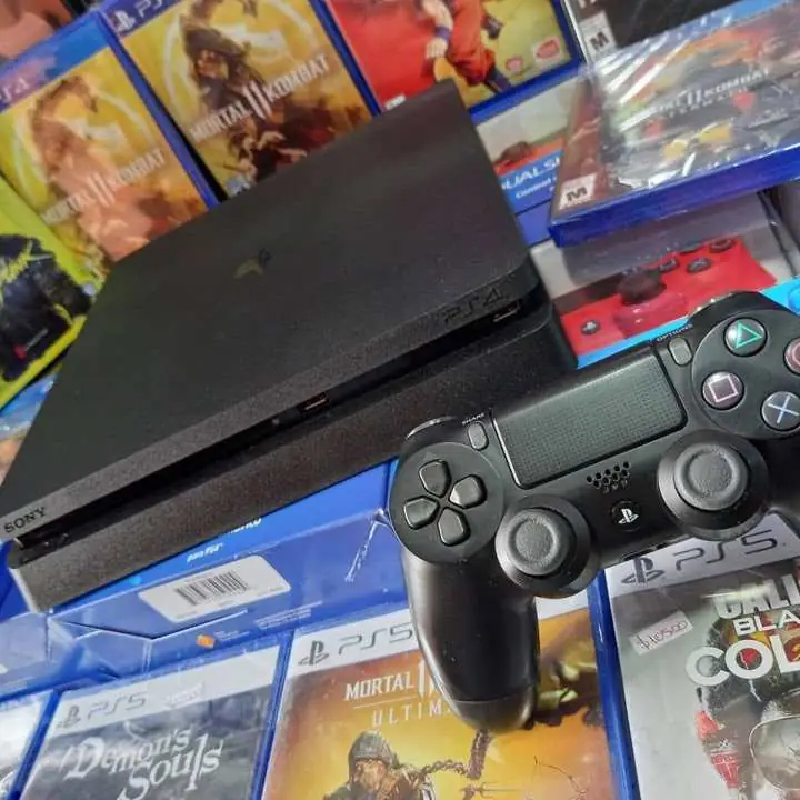 Ps4 Slim con garantía y juegos de regalo Somos local