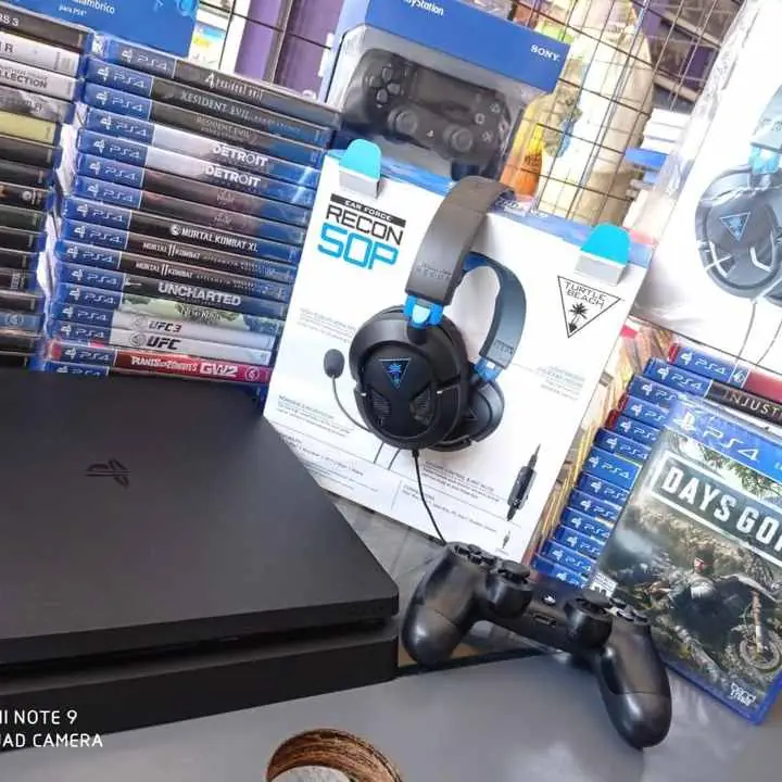 PlayStation 4, con auriculares y con garantía! Somos local
