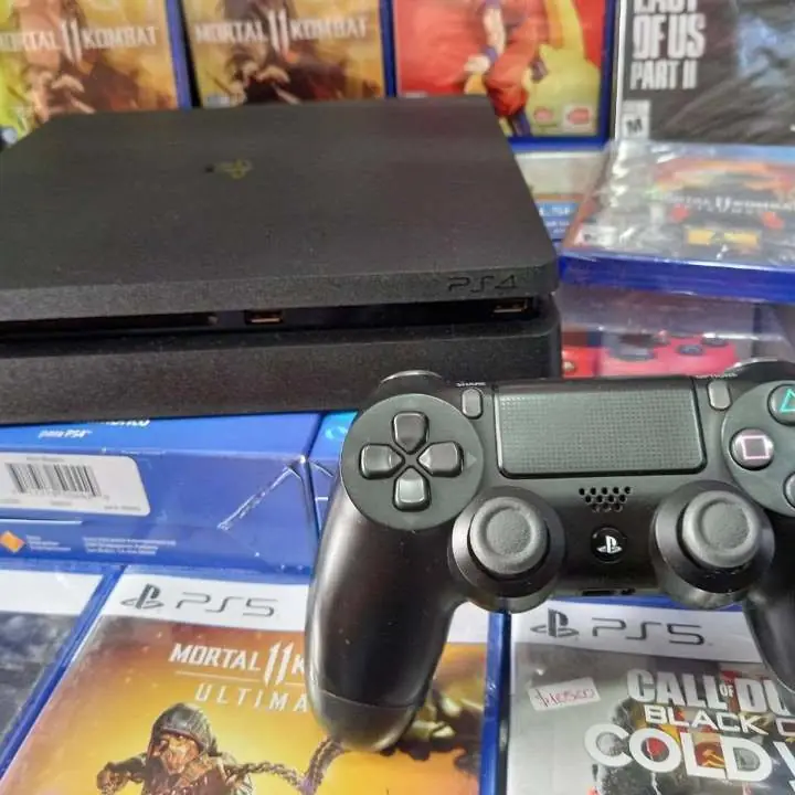 Ps4 Slim con garantía y juegos de regalo Somos local