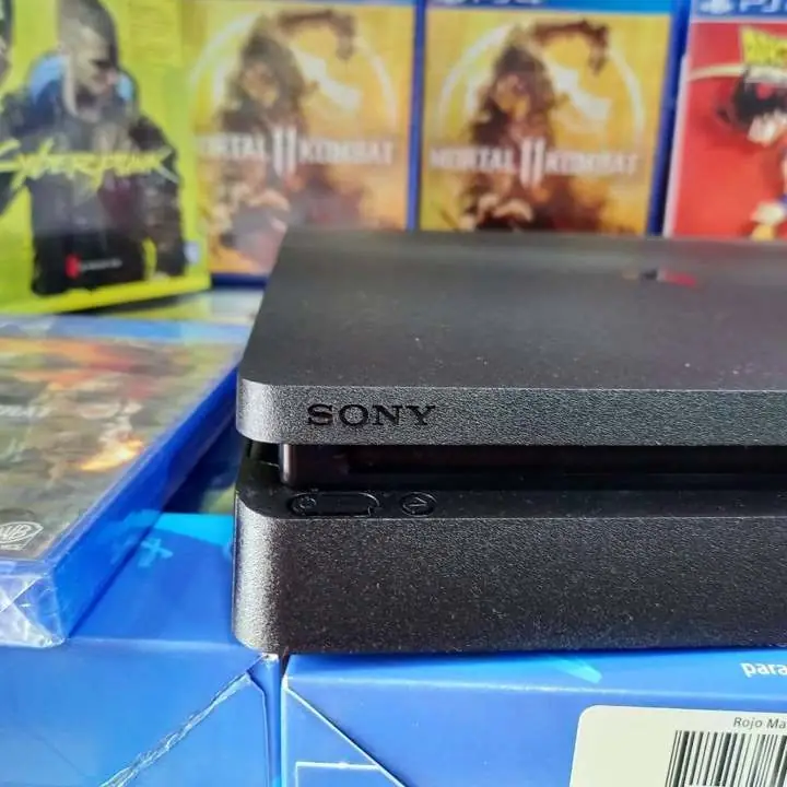 Ps4 Slim con garantía y juegos de regalo Somos local