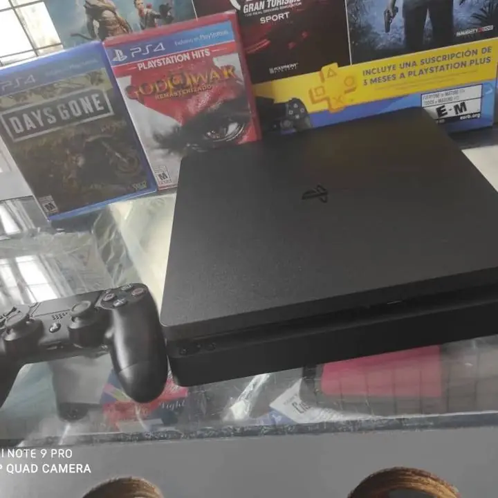 PlayStation 4 slim con juegos de regalo!