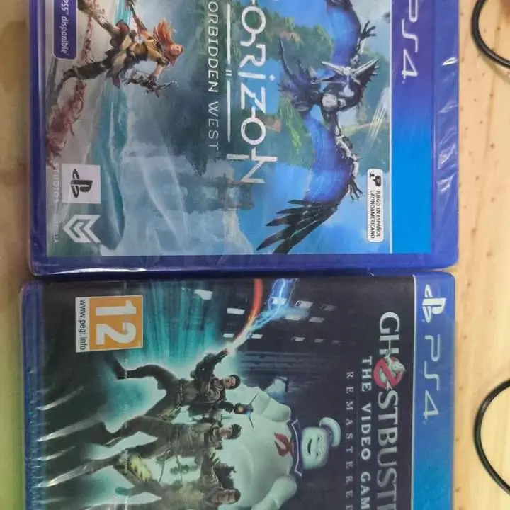 Combo cazafantasmas+ horizon PS4 nuevos