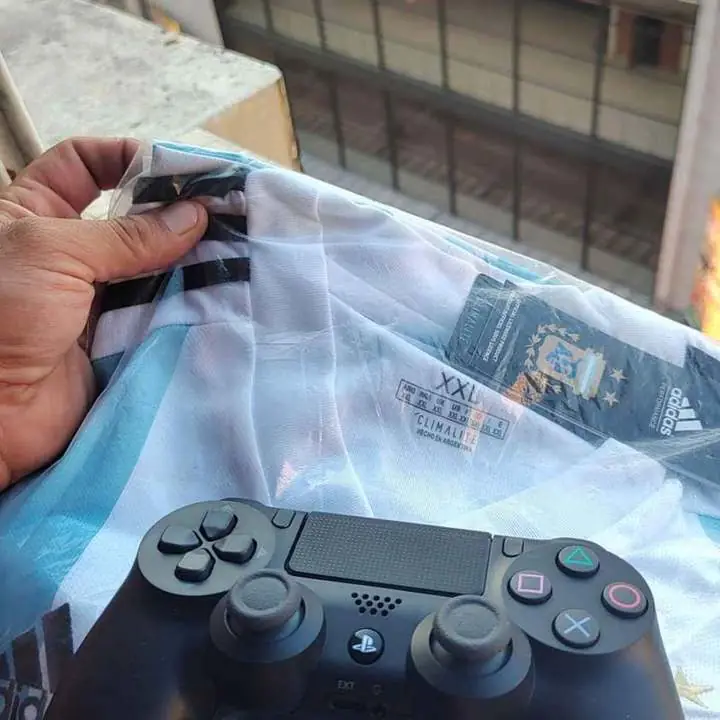 Joystick original nuevo 0km con 12 meses garantía oficial Sony , camiseta de regalo !