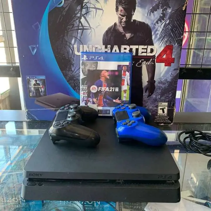 Ps4 slim 500gb + juego de regalo y dos joystick + garantia !