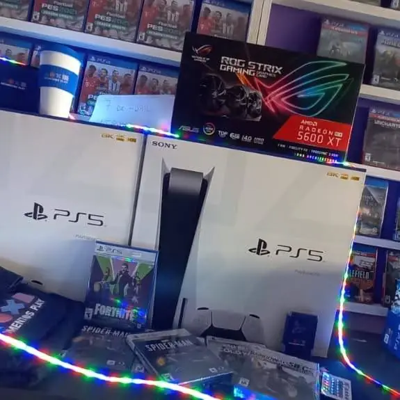 Ps5 nueva sellada en caja con 12 meses de garantía tu ps4 y 145 Somos local abierto al publico