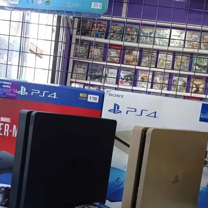 Ps4 Slim nuevas y seminuevas, con garantía + un juego de regalo! Somos local!