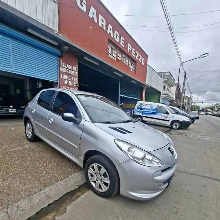 Peugeot 207 año 2015