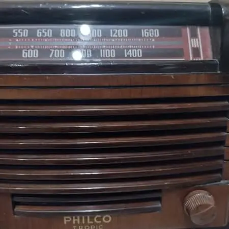 Antigua radio Philco 1930 en madera funcionando