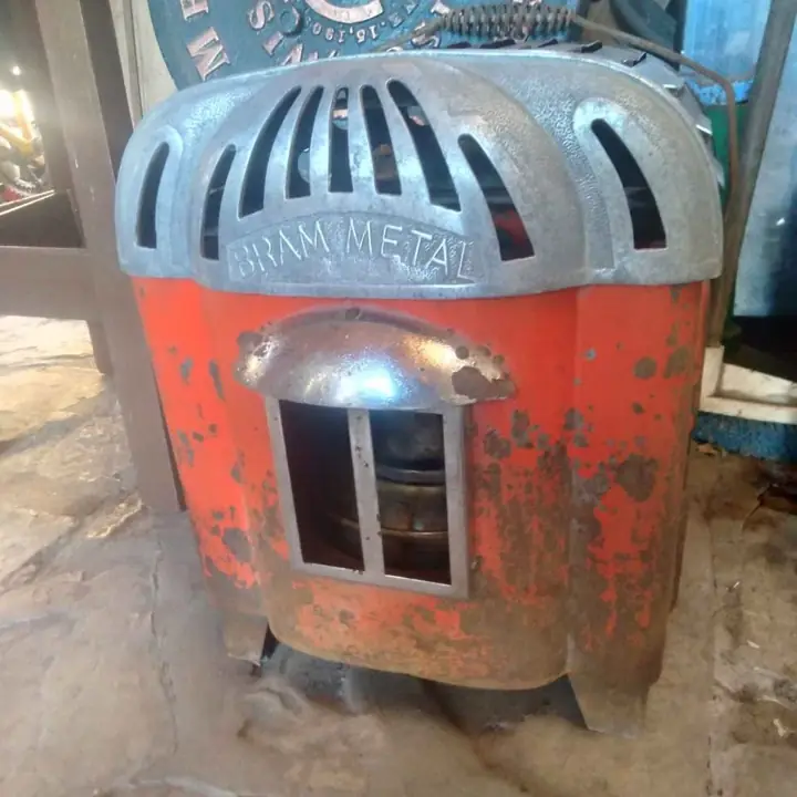 Estufa antigua "gram metal"
