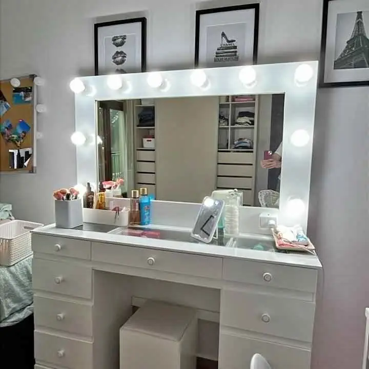 Maquillador MDF laqueado en blanco 160x120 c/focos y banquito $260.000