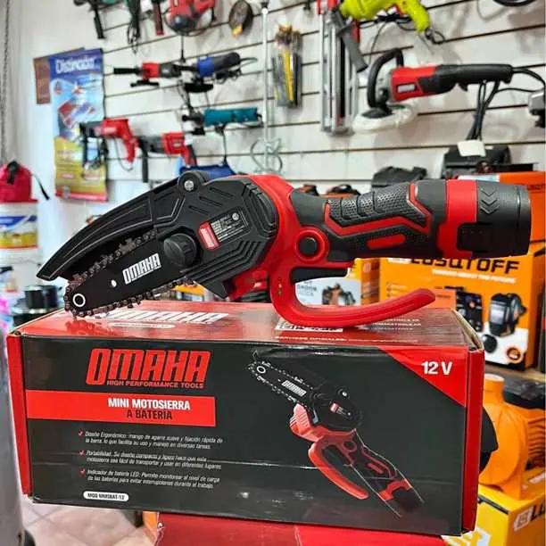 Mini motosierra a batería omaha