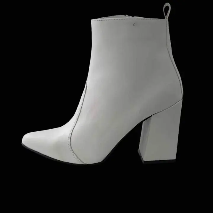 BOTA de vestir caña corta