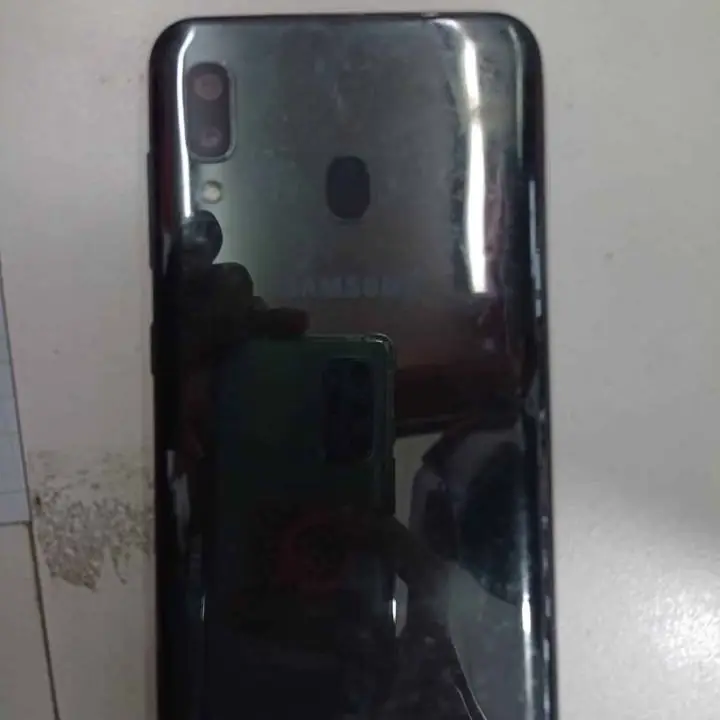 Celular GALAXY A20 LIBERADO con funda y vidrio templado cargador 64GB