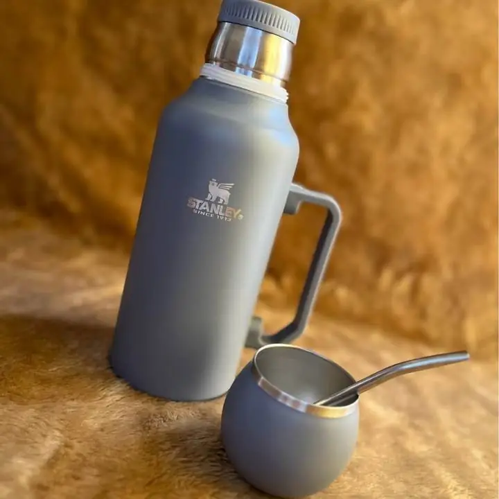 Termo + mate + bombilla