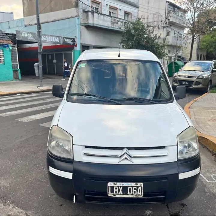 Berlingo furgón huí lista para laburar