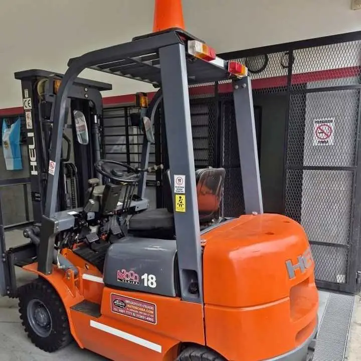 Autoelevador heli 1.8KG año 2008 nafta Nissan