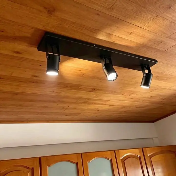 Lampara moderna 3 spots movibles dicroicas con barral de 70cm deco minimalista iluminacion