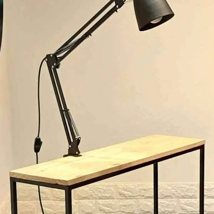 Lámpara articulada con morsa de metal manicuría dibujo uñas