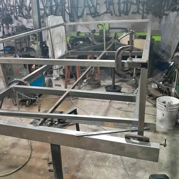 Vendo trailer 2.40 x 1.25 x 50 precio incluye rueda instalación eléctrica lista para homologar!