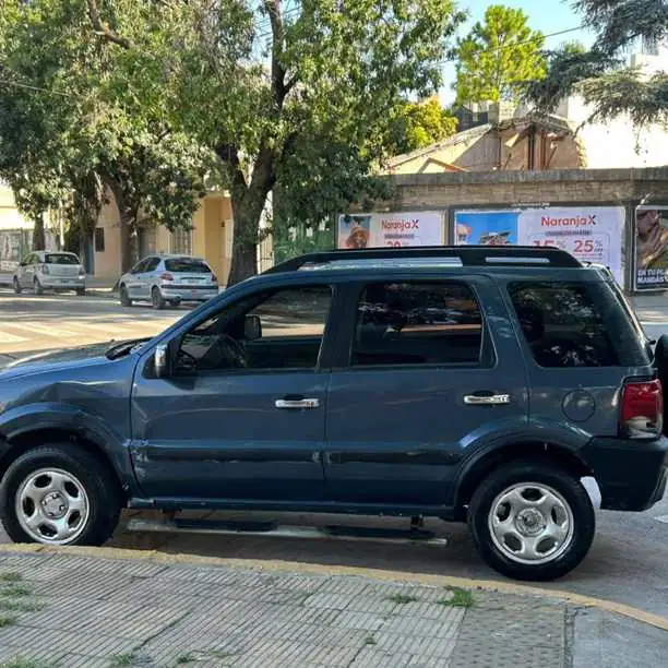 Ford ecosport nafta 1.6 2011 todos los papeles para tranferir.bien de gomas.(motor fuma un poco)
