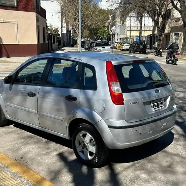 Ford fiesta 2003 edge plus naftero documentacion competa listo para transferir excelente estado$4.2