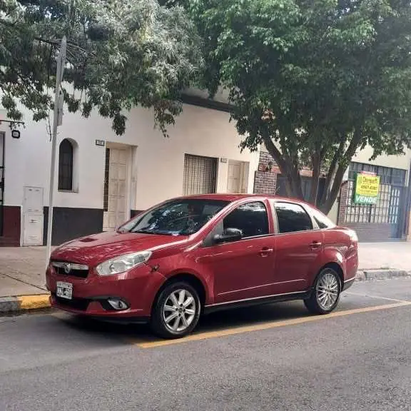Fiat gran siena modelo 2014 full .bien de cubierta le funciona todo.el aire congela $4.800.000