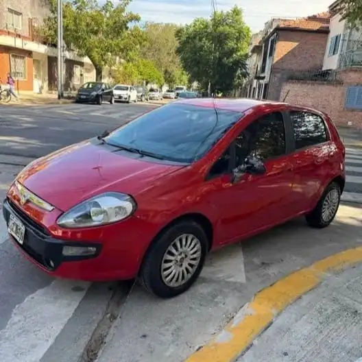 Se vende Fiat Punto 1.4 120,000. KM Attractive nafta pura año 2013 documentación completa$5.500.000