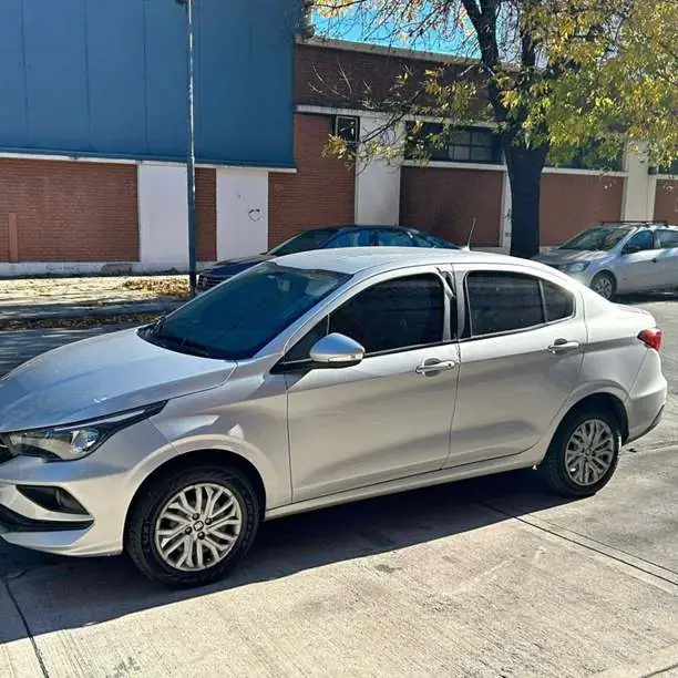 Fiat cronos 1.3 nafta y gnc 2022 Aire,direccion eléctrica,levanta cristales en las 4$11.800