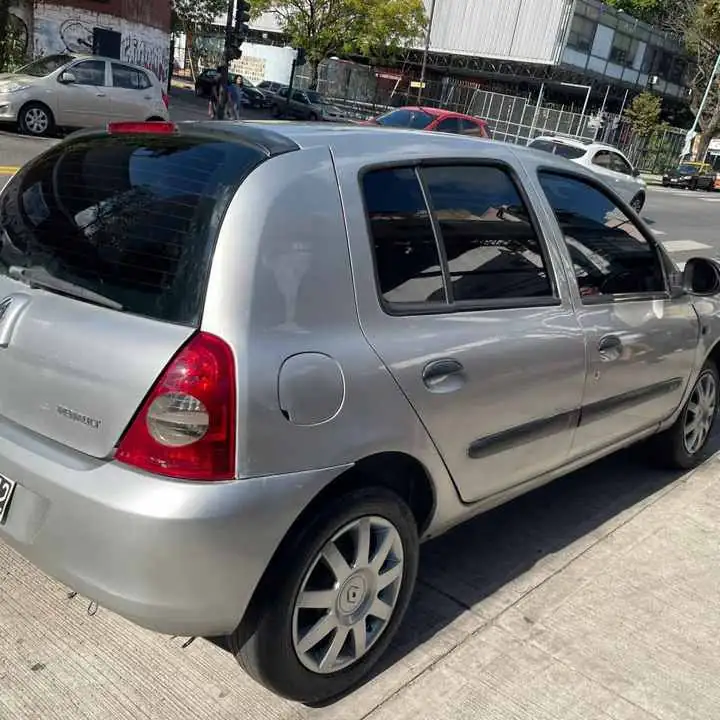 Renault clio año 2011 1.2 funcionando bien 99mil kms reales minimos detalles (TITULAR FALLECIDO)$4.3