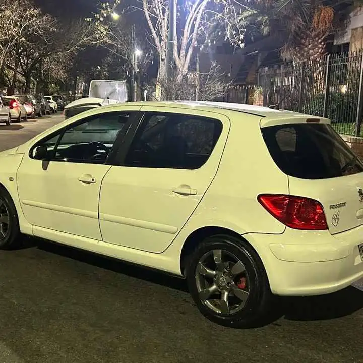 Líquido solo de contado Peugeot 307 XS 2011 Motor 1.6 nafta 110CV Aire,direccion,levanta