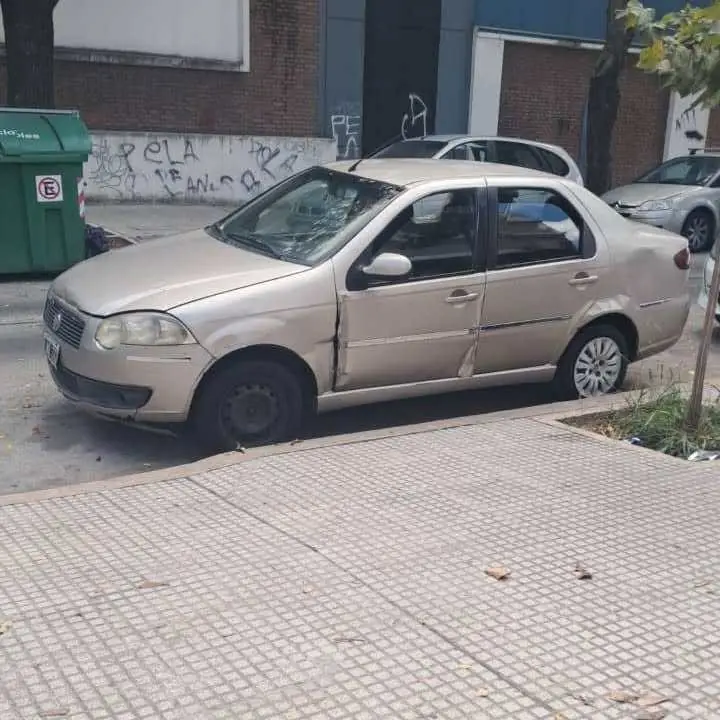 Fiat siena nafta 1.4 full Modelo 2012 detalles ala vista.motor 10 puntos Toda la documentacion$3.600